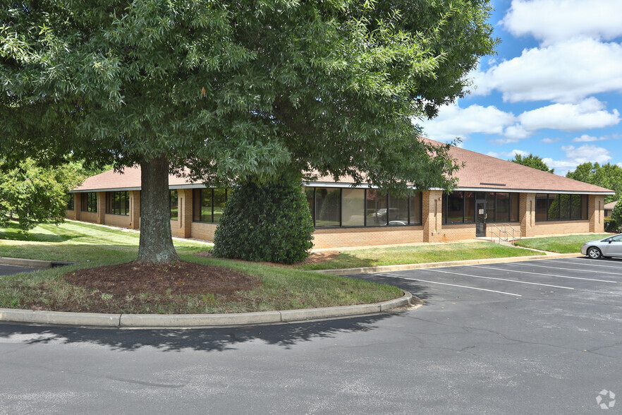 2 Independence Pt, Greenville, SC for lease - Building Photo - Image 3 of 16