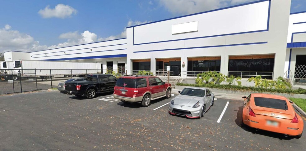 9851 Nw 106th St, Medley, FL for lease - Building Photo - Image 1 of 1