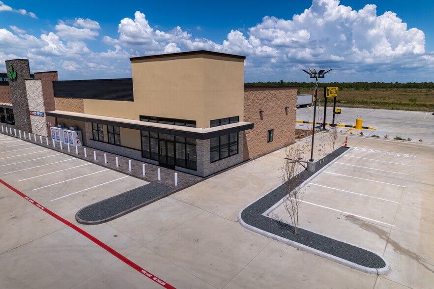 3333 Kilgore Pkwy, Baytown, TX à louer - Photo du bâtiment - Image 2 de 6