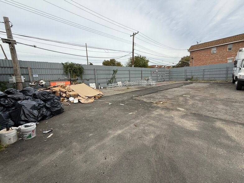 757 Fountain Ave, Brooklyn, NY for sale - Building Photo - Image 3 of 7