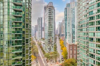 Plus de détails pour 1260-1280 W Pender St, Vancouver, BC - Vente au détail à vendre