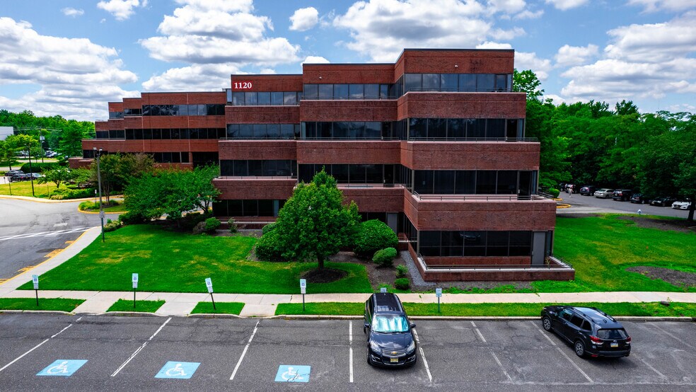 1120 Rt 73, Mount Laurel, NJ à vendre - Photo du bâtiment - Image 2 de 9