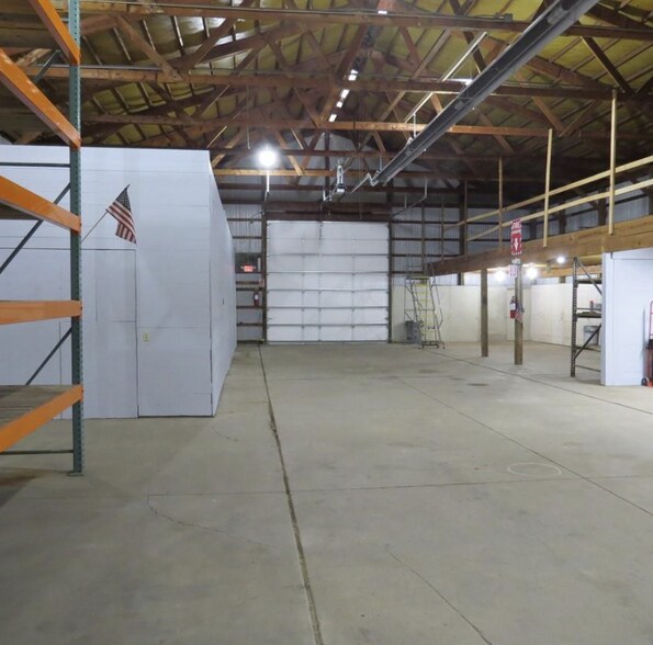 1228 W 15th St, Lorain, OH à louer - Photo du bâtiment - Image 3 de 17