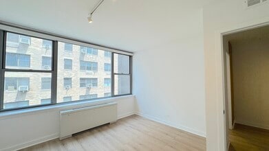155 E 55th St, New York, NY for lease Interior Photo- Image 2 of 4