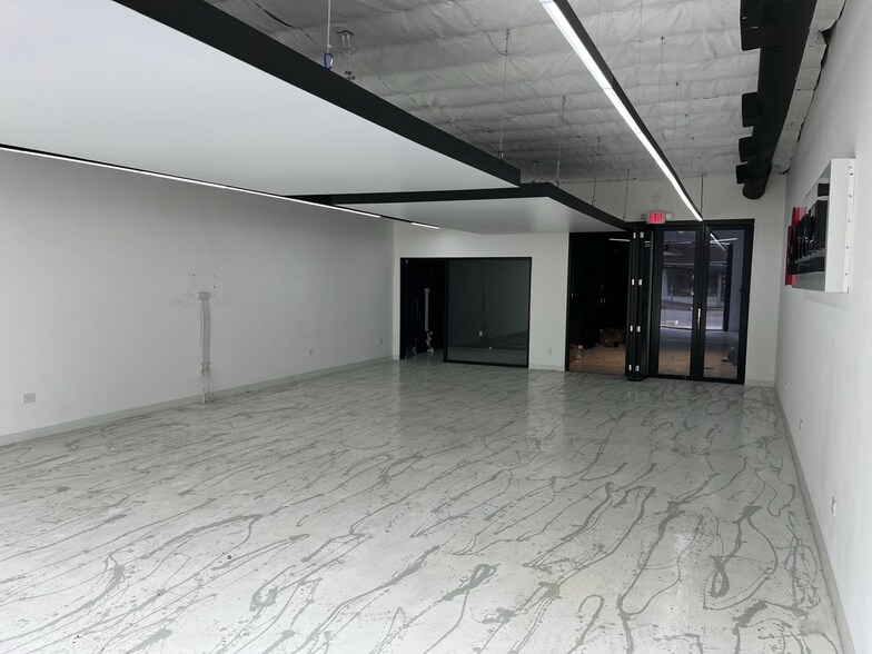 854 S Robertson Blvd, Los Angeles, CA à louer - Photo du bâtiment - Image 2 de 6