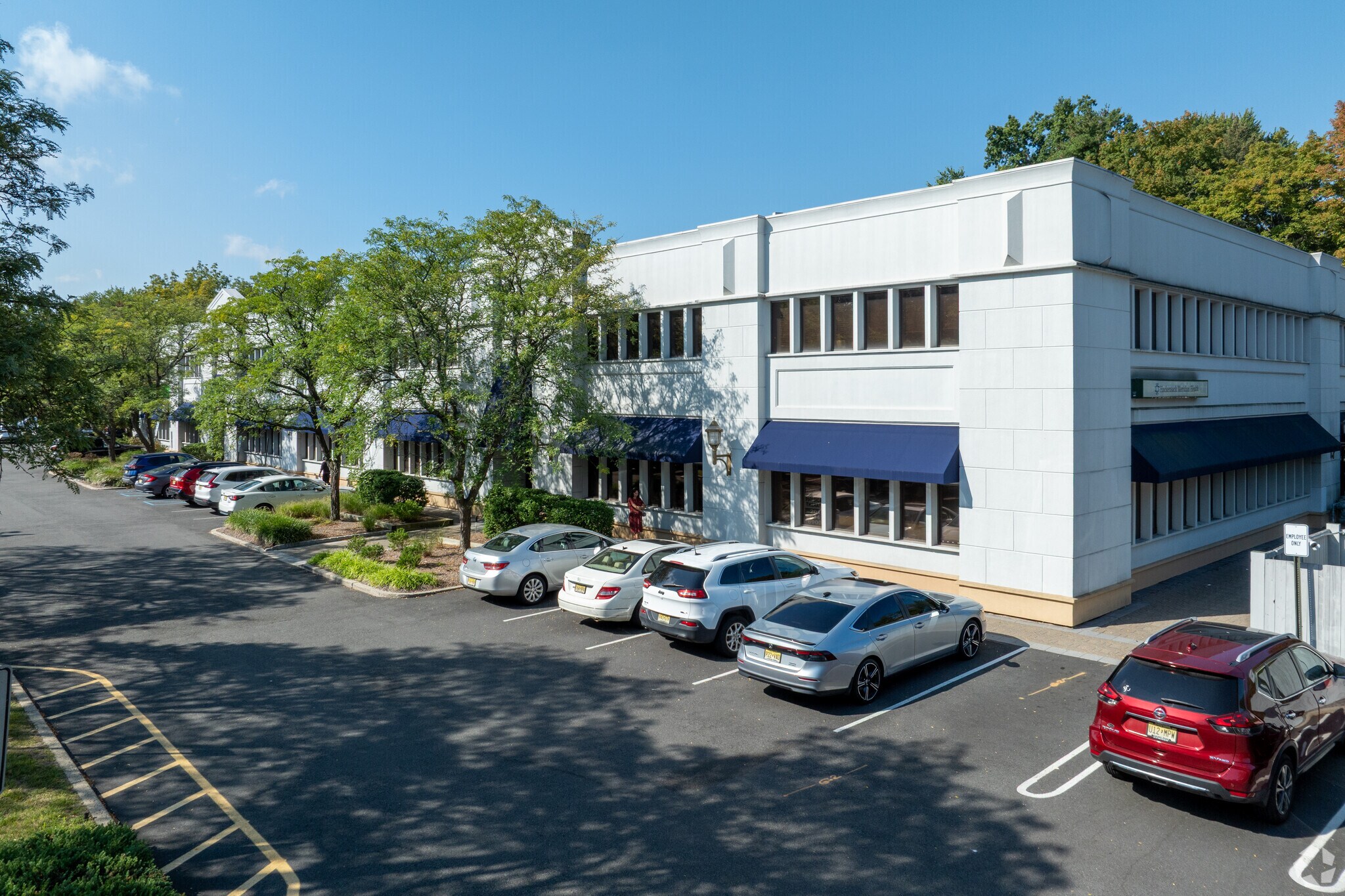 275-277 Forest Ave, Paramus, NJ à louer Photo du bâtiment- Image 1 de 14