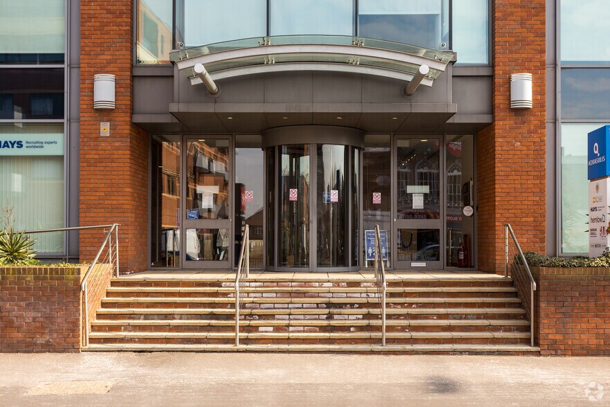 10-14 Bath Rd, Slough à louer - Photo du bâtiment - Image 3 de 4