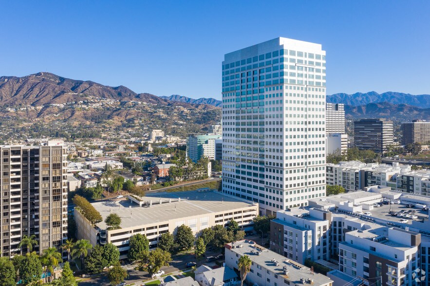 655 N Central Ave, Glendale, CA à louer - Photo du bâtiment - Image 2 de 3