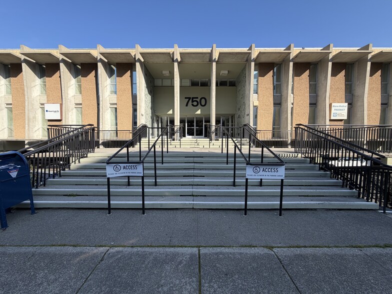 750 Las Gallinas Ave, San Rafael, CA for lease - Building Photo - Image 2 of 26