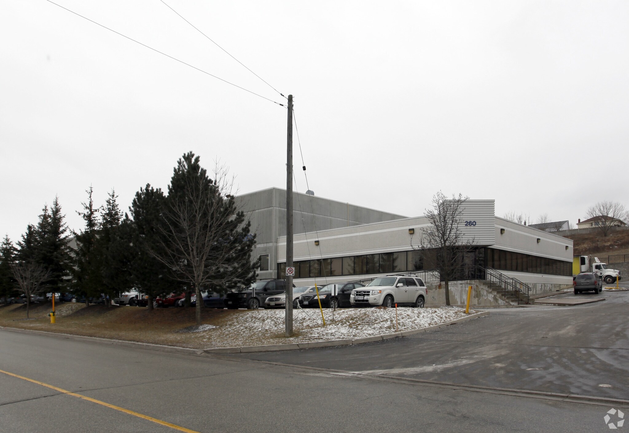 260 Industrial Pky N, Aurora, ON for sale Primary Photo- Image 1 of 1