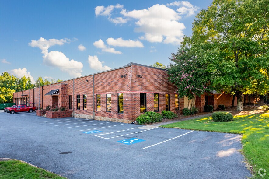 1607 Mountain Industrial Blvd, Stone Mountain, GA à louer - Photo du bâtiment - Image 1 de 9