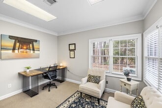 555 Sun Valley Dr, Roswell, GA à louer Photo intérieure- Image 2 de 3