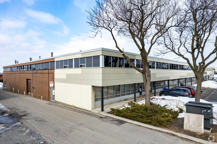 78 Signet Dr, Toronto, ON à louer - Photo du bâtiment - Image 2 de 5