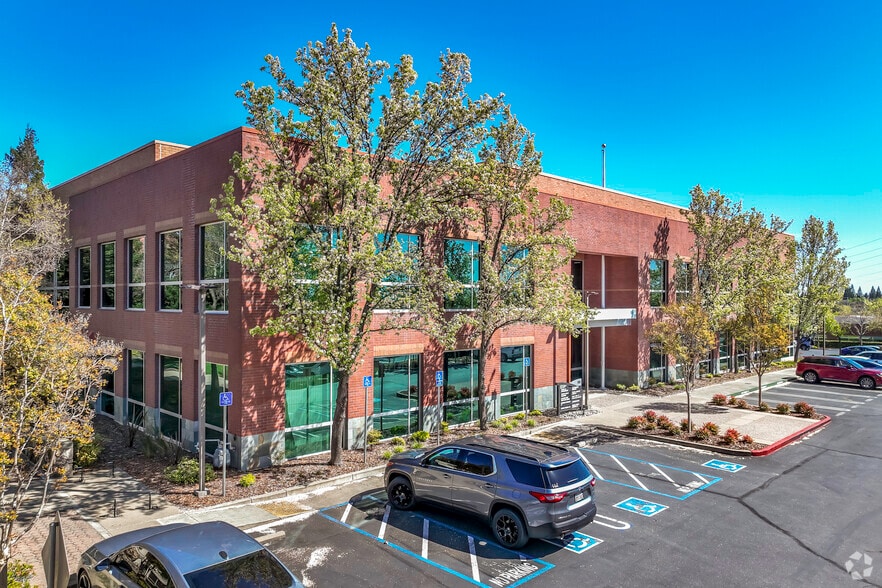 1731 E Roseville Pky, Roseville, CA for lease - Building Photo - Image 2 of 6