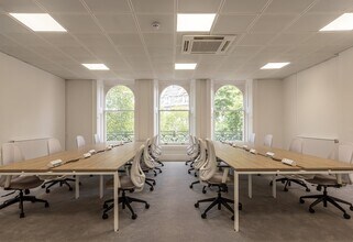 20 Grosvenor Gdns, Londres à louer Photo intérieure- Image 1 de 4