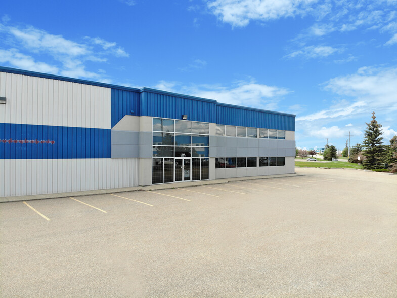 7948 Edgar Industrial Way, Red Deer, AB à louer - Photo du b timent - Image 2 de 10