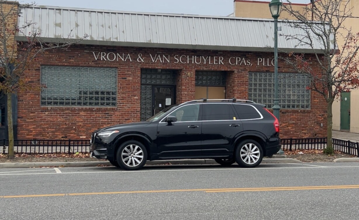 240 Long Beach Rd, Island Park, NY à vendre Photo du bâtiment- Image 1 de 2