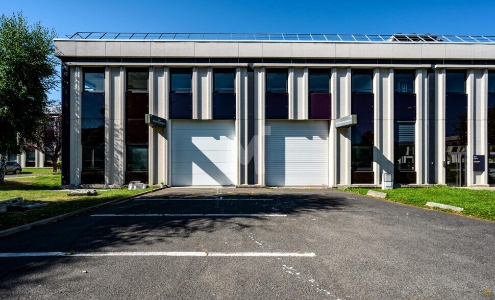 Flex dans Villebon-sur-Yvette à louer - Photo du bâtiment - Image 2 de 12