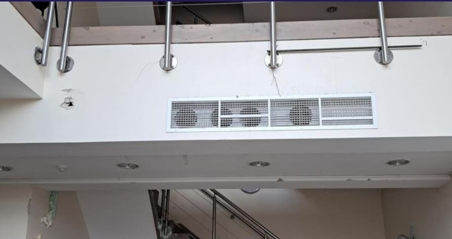 2 Randalls Way, Leatherhead for sale - Interior Photo - Image 3 of 6