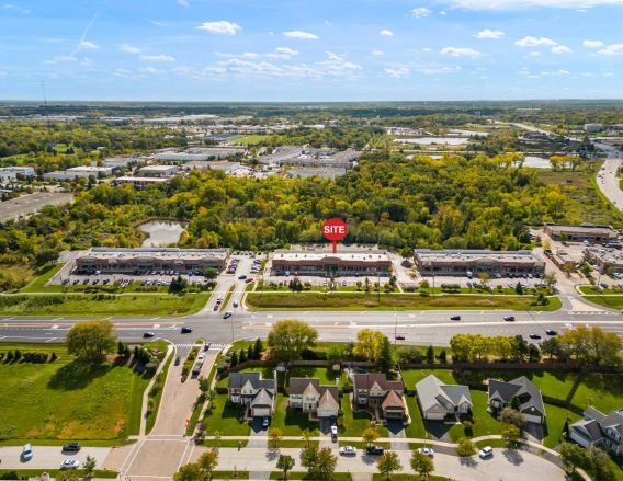 1535 Butterfield Rd, Aurora, IL à louer - Photo du bâtiment - Image 2 de 7