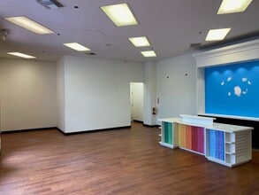 209-651 Paseo Nuevo, Santa Barbara, CA à louer Photo du bâtiment- Image 2 de 4