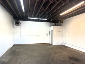 522 W 1st St, Rialto, CA à louer Photo intérieure- Image 2 de 2