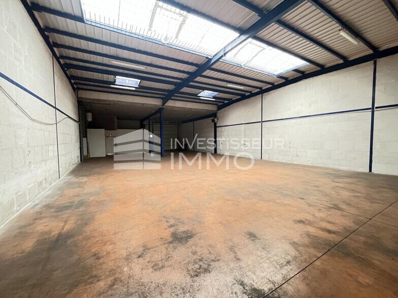 Flex in Villepinte for lease - Interior Photo - Image 3 of 7