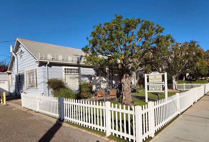 1810 N Broadway, Santa Ana, CA à vendre - Photo du bâtiment - Image 2 de 29