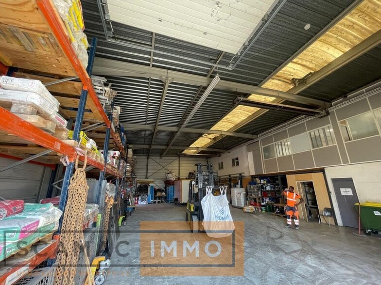 Industrial in Brétigny-sur-Orge for lease - Interior Photo - Image 3 of 8