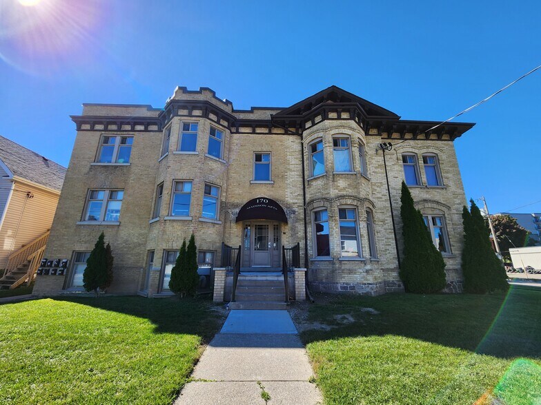 170 Simcoe St S, Oshawa, ON à vendre - Photo du bâtiment - Image 1 de 1