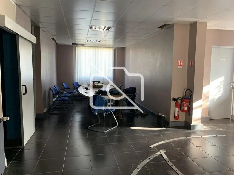 Industrial in Morsang-sur-Orge for lease - Interior Photo - Image 2 of 6