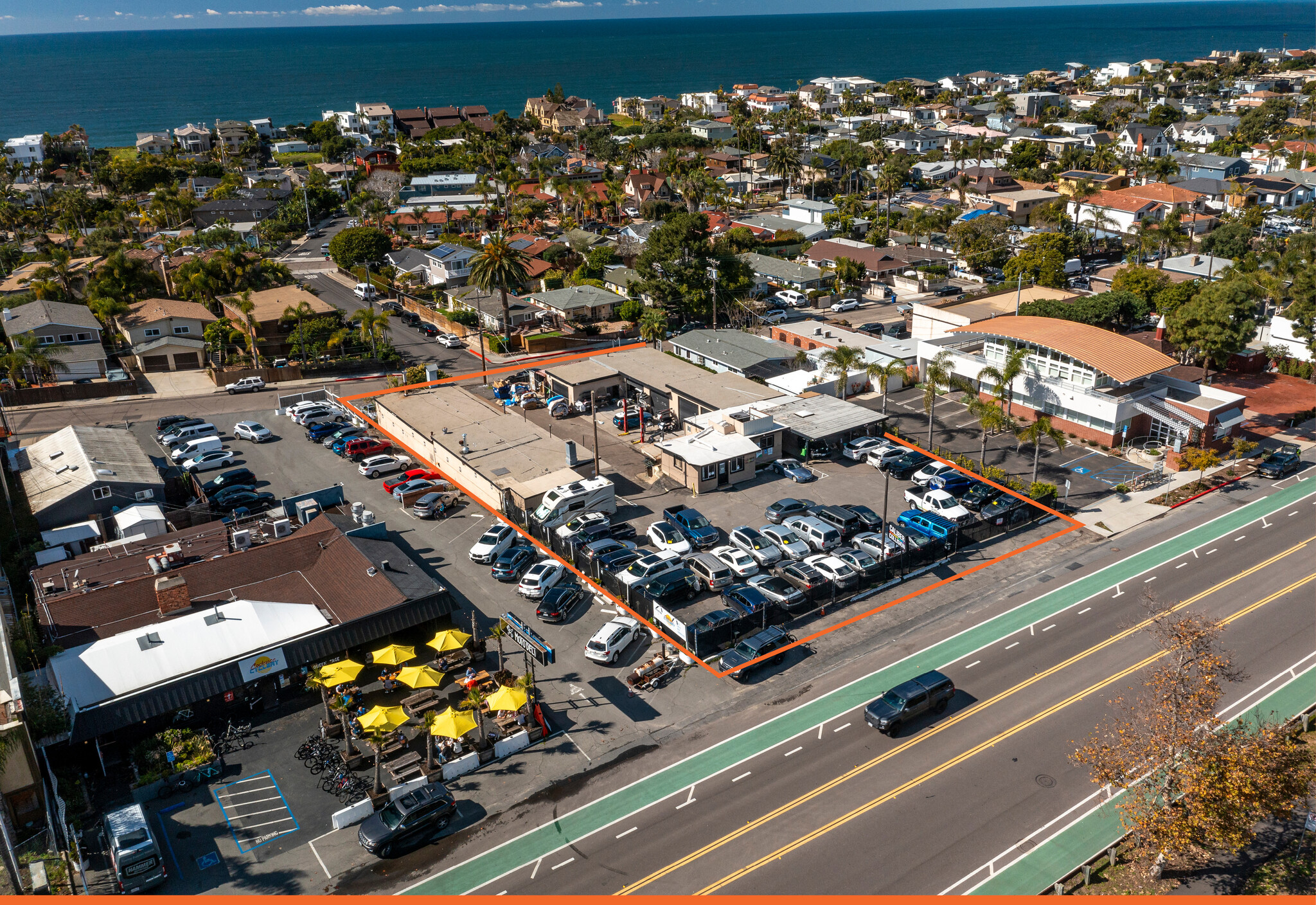 204 N. Coast Hwy 101, Encinitas portfolio of 2 properties for sale on LoopNet.ca Building Photo- Image 1 of 6