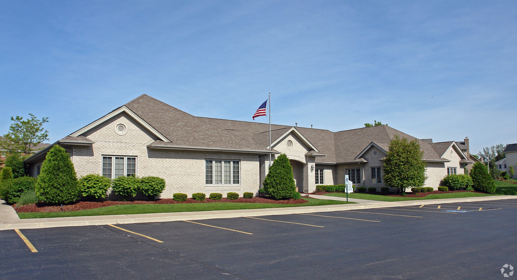 8140 S Cass Ave, Darien, IL à vendre Photo principale- Image 1 de 18