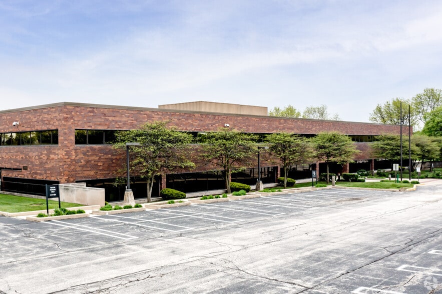 1400 Kensington Rd, Oak Brook, IL for sale - Building Photo - Image 1 of 5