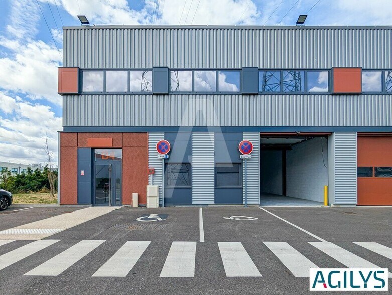 24 Avenue Paul Maintenant, Corbeil-Essonnes for lease - Building Photo - Image 2 of 12