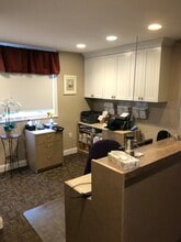 270 N Sea Rd, Southampton, NY for lease Interior Photo- Image 2 of 4