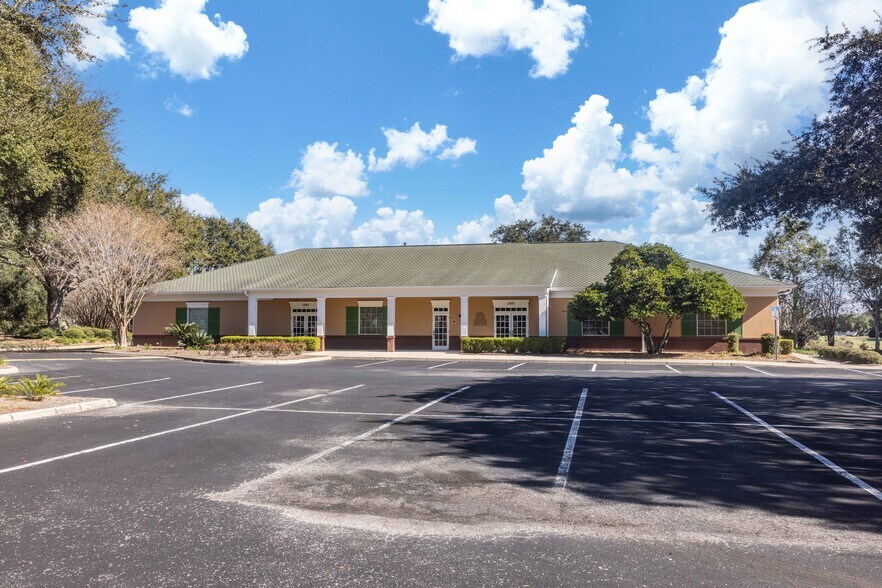 3401 Southern Trce, The Villages, FL à vendre - Photo du bâtiment - Image 2 de 26