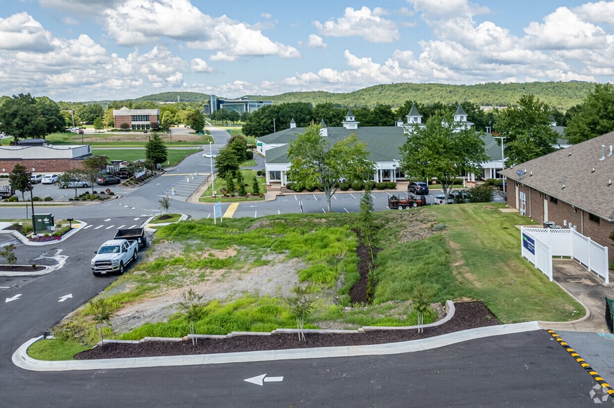Cantrell Rd., Little Rock, AR à louer - Photo du bâtiment - Image 2 de 4