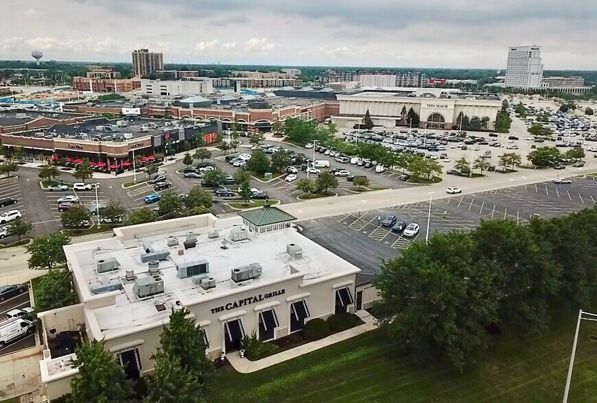 87 Yorktown Shopping Ctr, Lombard, IL à vendre - Photo du bâtiment - Image 3 de 19