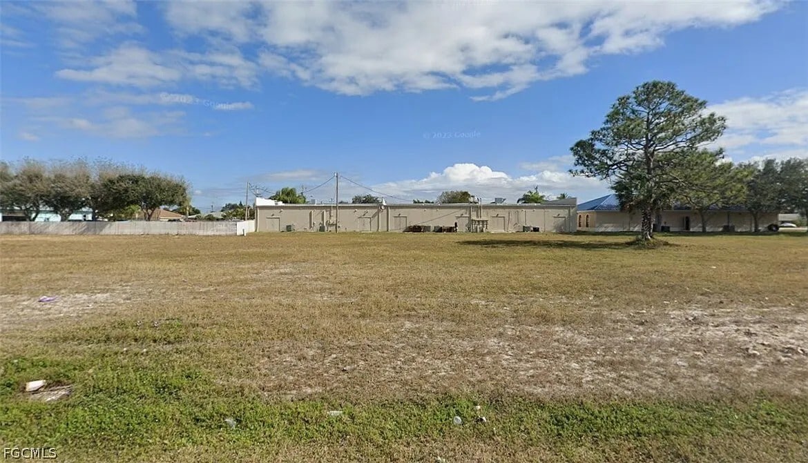 3811 SW 8th Pl, Cape Coral, FL for sale Primary Photo- Image 1 of 4