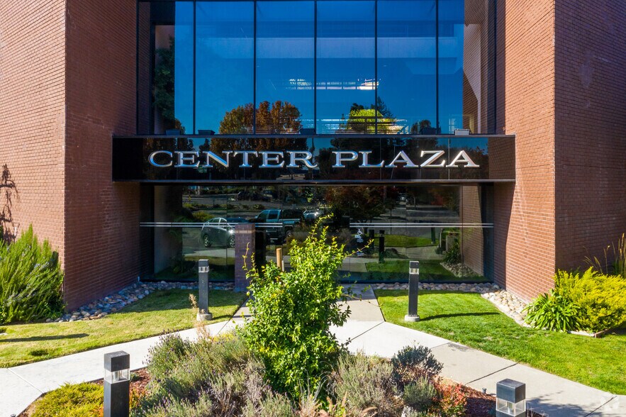 2333 San Ramon Valley Blvd, San Ramon, CA à louer - Photo du bâtiment - Image 3 de 6