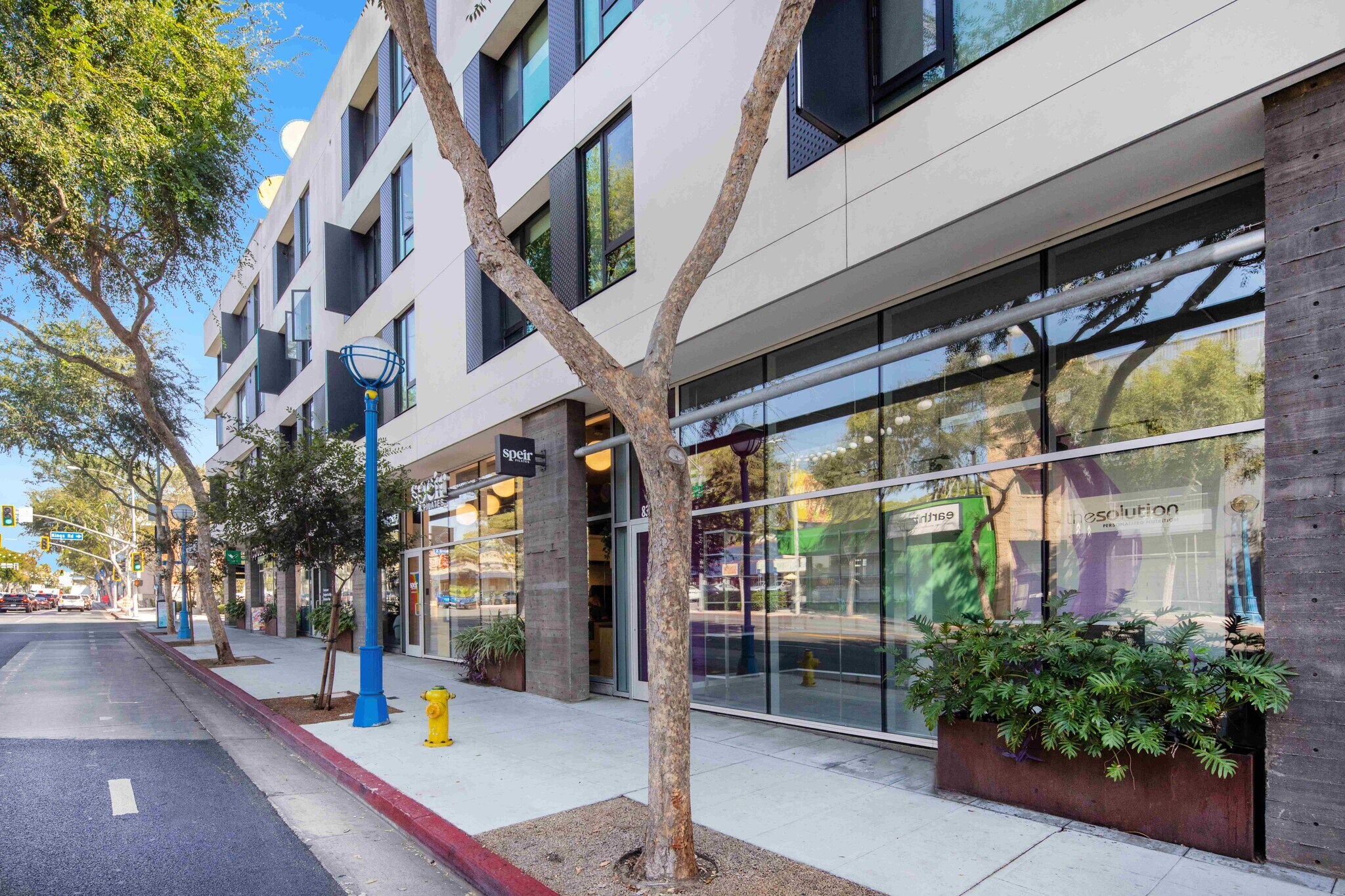 8350-8358 Santa Monica Blvd, West Hollywood, CA for lease Interior Photo- Image 1 of 3