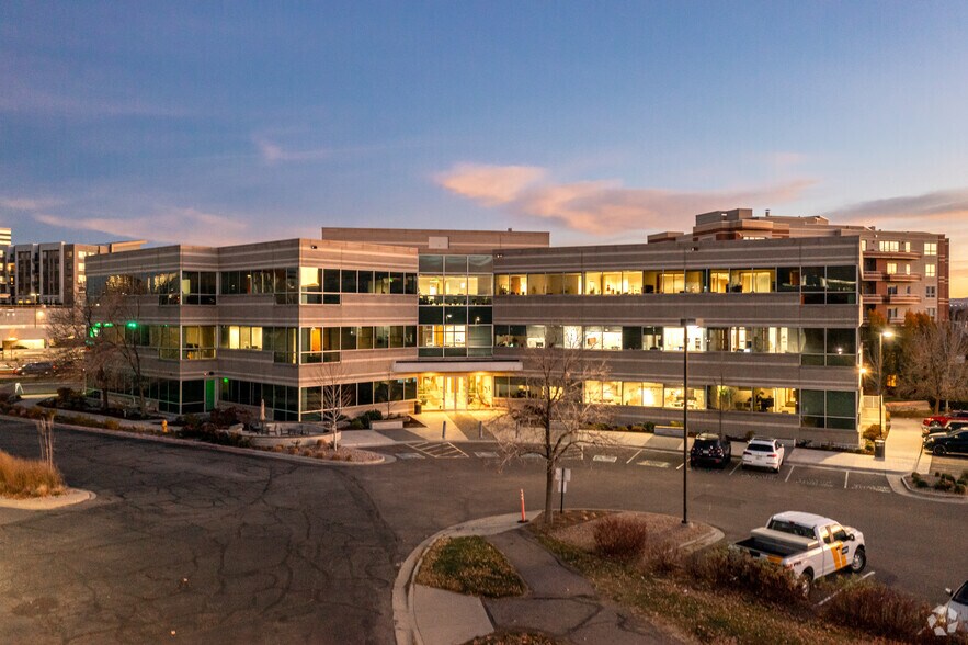 4725 S Monaco St, Denver, CO à louer - Photo du bâtiment - Image 1 de 5