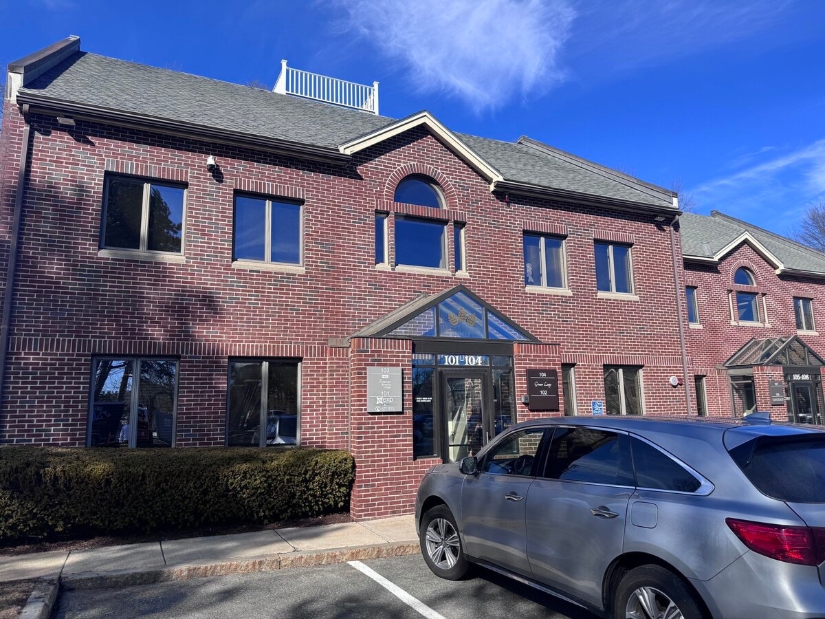 100 Conifer Hill Dr, Danvers, MA 01923 - Unité 101 -  - Photo intérieure - Image 1 of 9