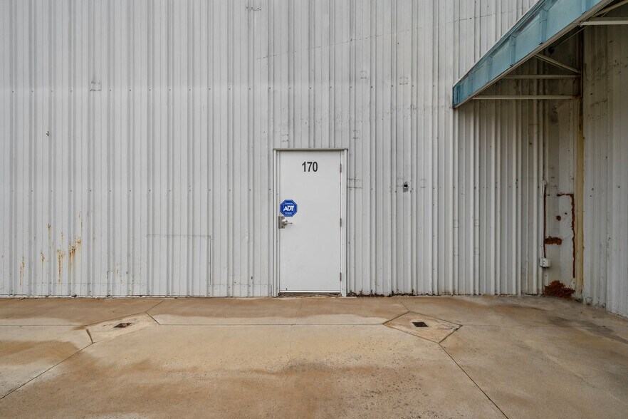 3230 Riverside Ave, Paso Robles, CA à louer - Photo du bâtiment - Image 2 de 22