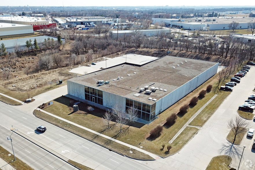 4124 NW Urbandale Dr, Urbandale, IA for sale - Building Photo - Image 1 of 1