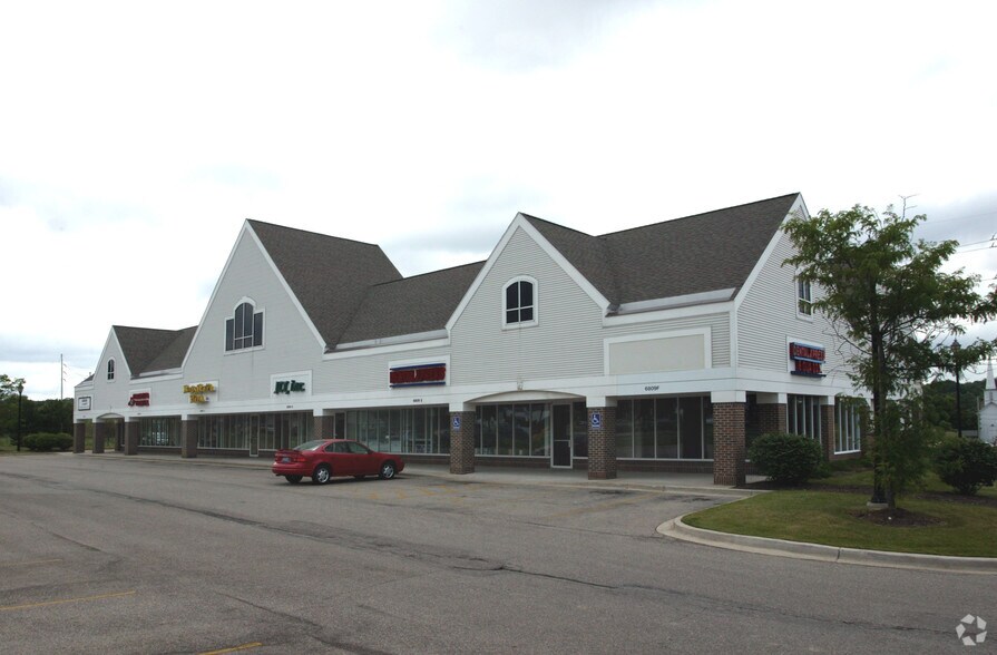 6809 Cascade Rd SE, Grand Rapids, MI for lease - Building Photo - Image 2 of 8