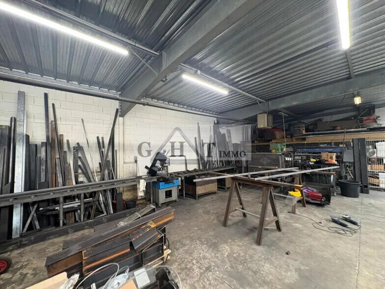 Industrial in Vaux-le-Pénil for sale - Interior Photo - Image 2 of 5