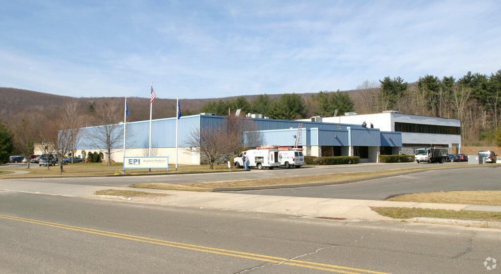 110 Halcyon Dr, Bristol, CT for sale - Building Photo - Image 2 of 3