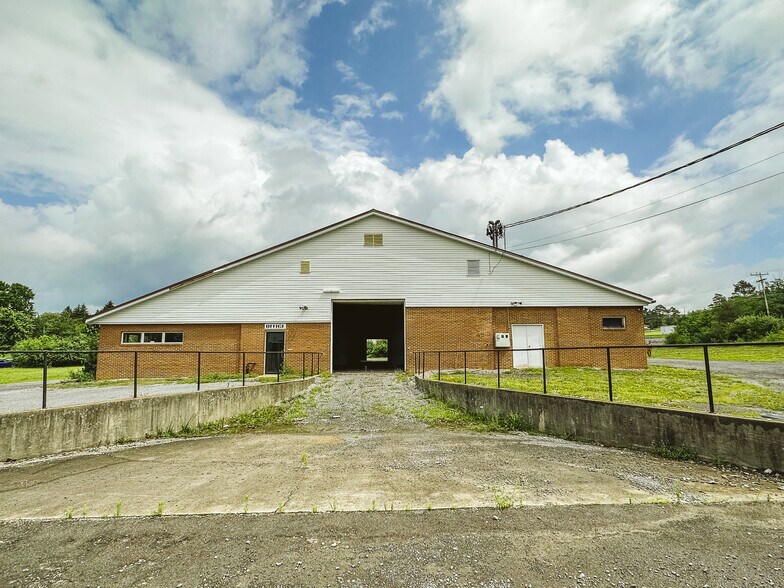 338 Pound Ln, Duncansville, PA à louer - Photo du bâtiment - Image 2 de 22